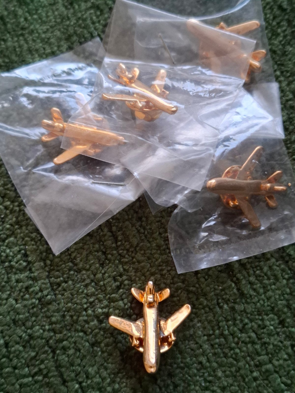 5 metalen pins vliegtuig, Ophalen of Verzenden, Zo goed als nieuw, Transport