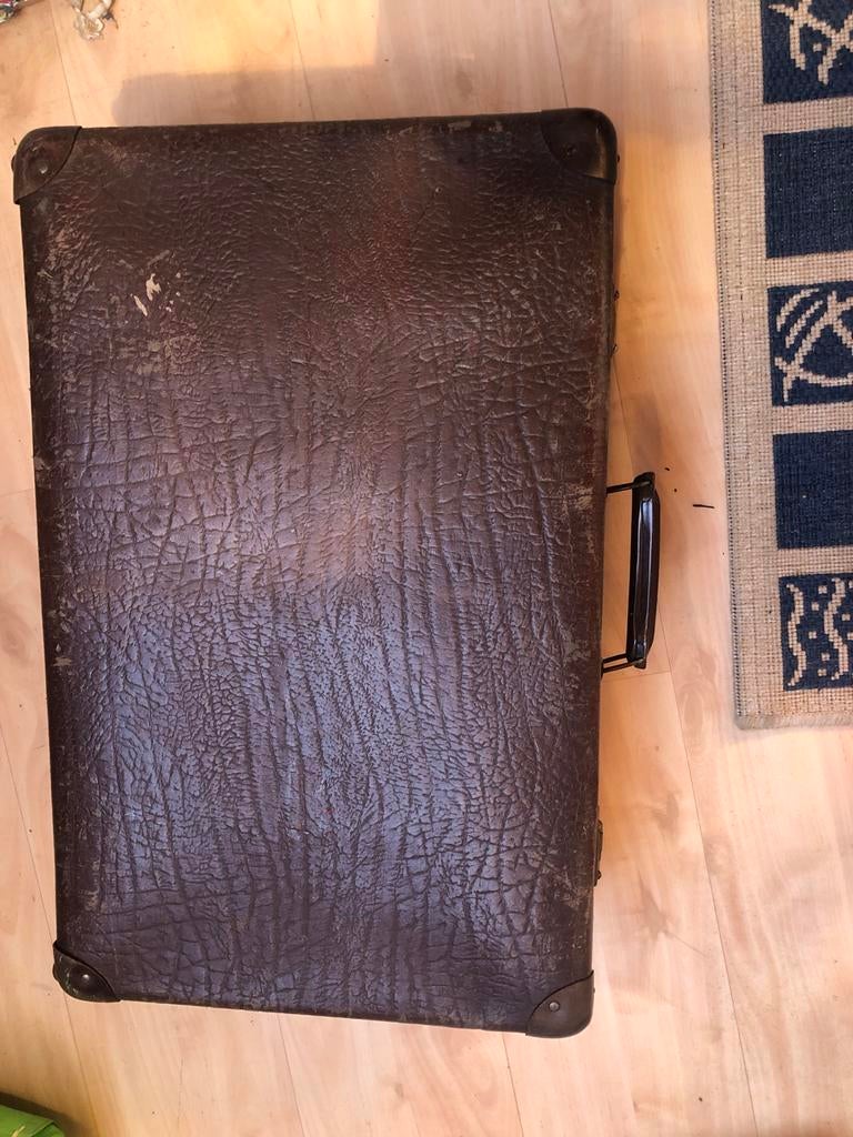 Vintage koffer - Decoratie of toneelstuk, 60 tot 70 cm, Overige materialen, Gebruikt, 45 tot 55 cm