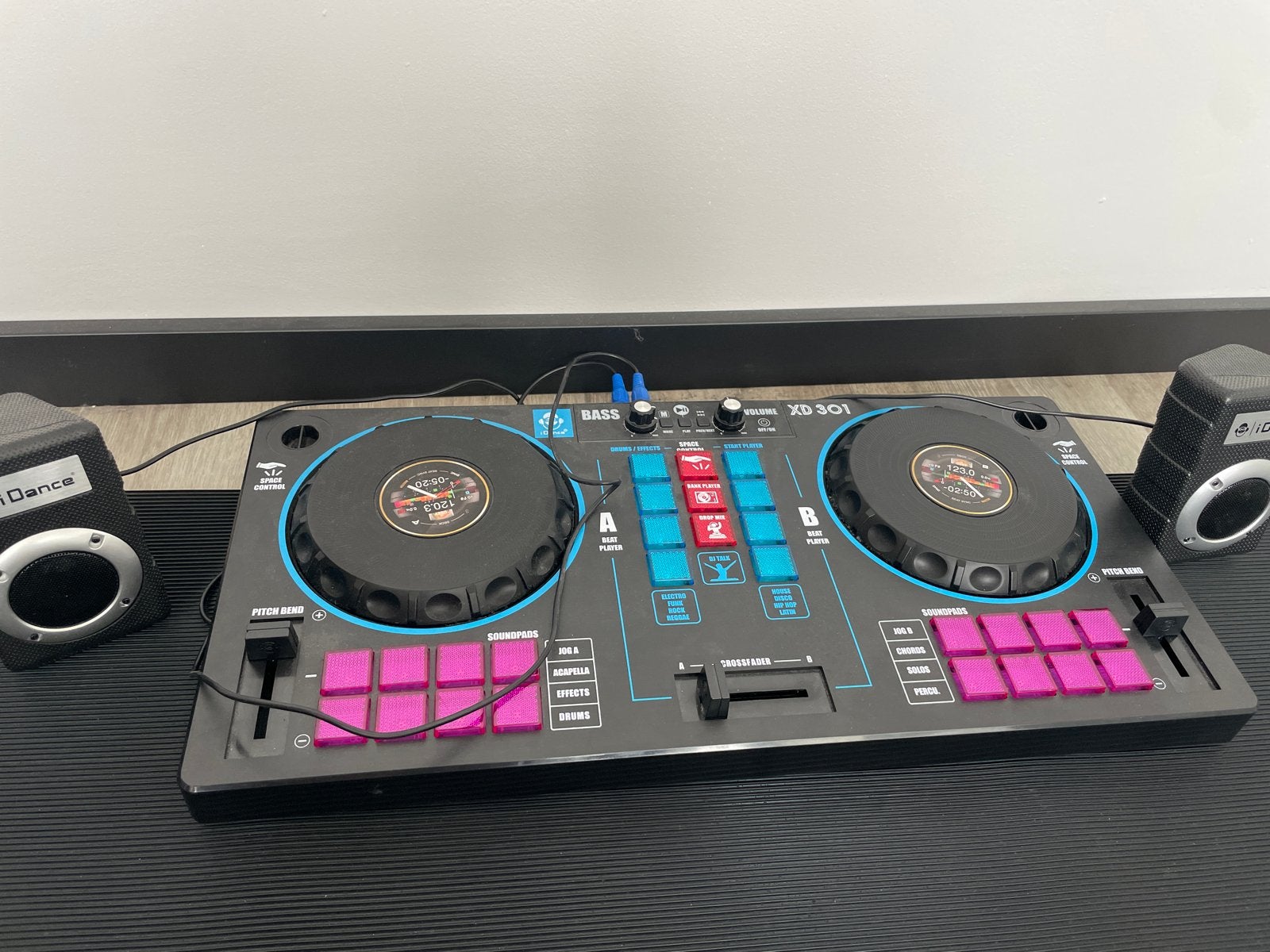 iDance XD301 DJ-set met speakers - Zo goed als nieuw, Ophalen of Verzenden, Zo goed als nieuw, Dj-set, Overige merken