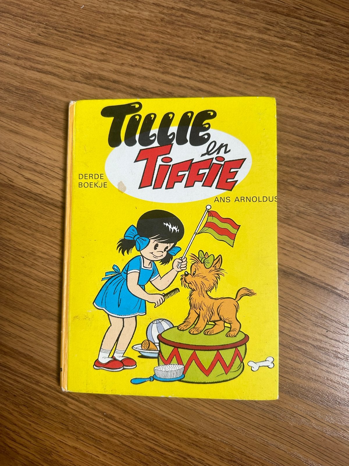 Tillie en Tiffie - Derde Boekje door Ans Arnoldus, Boeken, Ophalen of Verzenden, Gelezen, Fictie algemeen