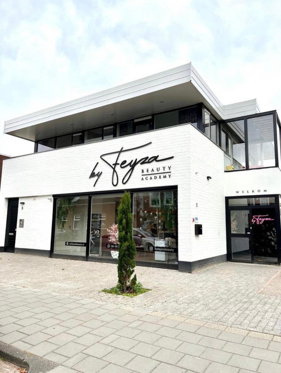 Te huur: luxe behandelkamer in schoonheidssalon in tilburg, Tilburg