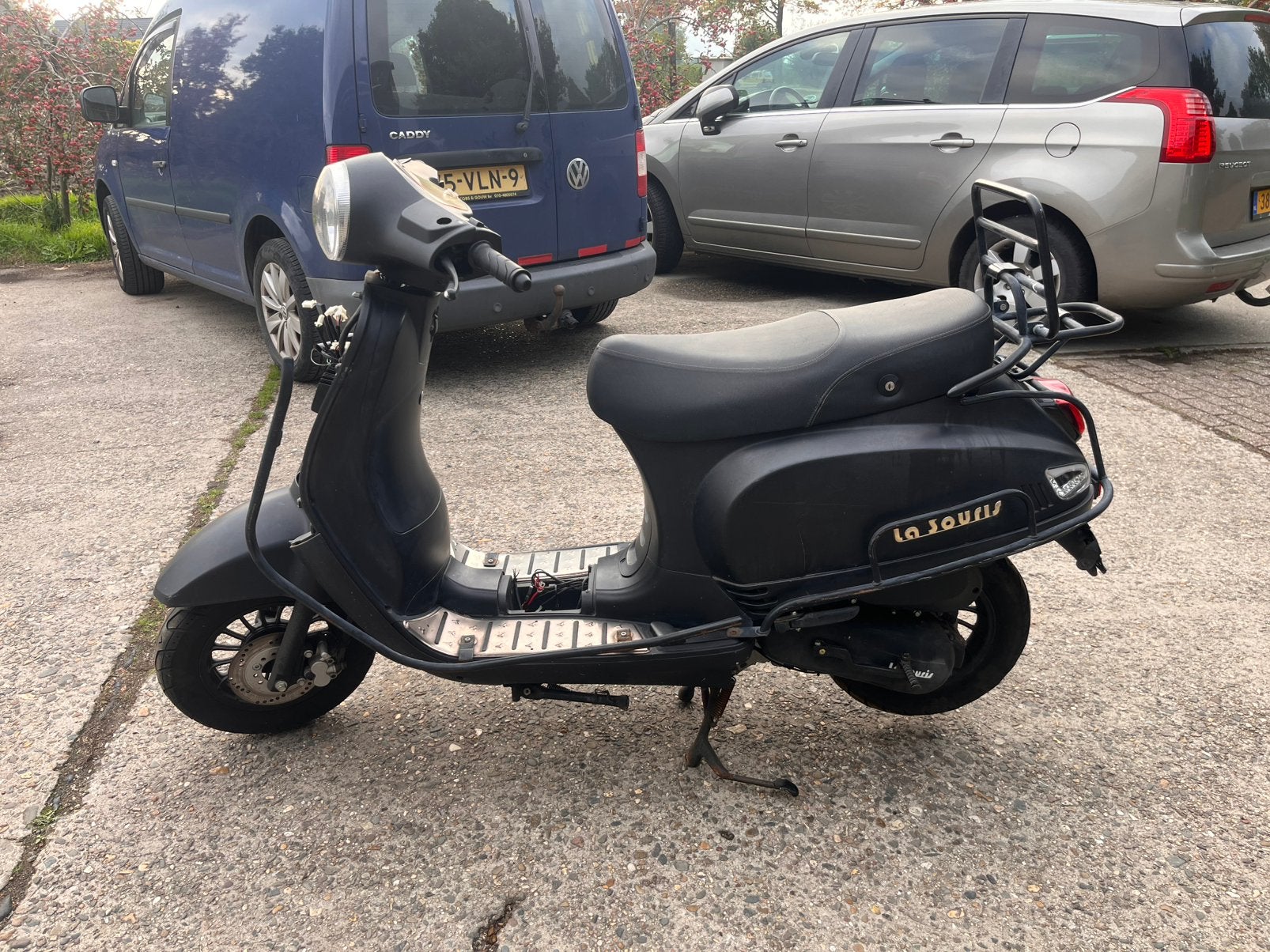 Lasouris sourini vespa look met diefstal schade, Ophalen, Gebruikt, Benzine, Vespa