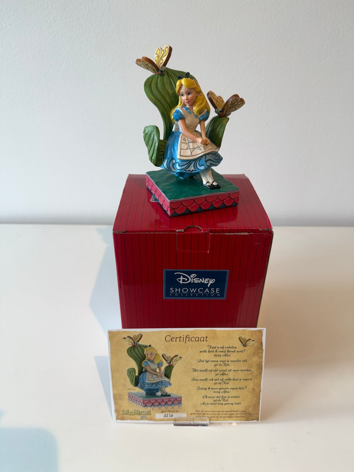 Disney Showcase Alice in Wonderland Beeldje, Ophalen of Verzenden, Overige figuren, Zo goed als nieuw, Beeldje of Figuurtje