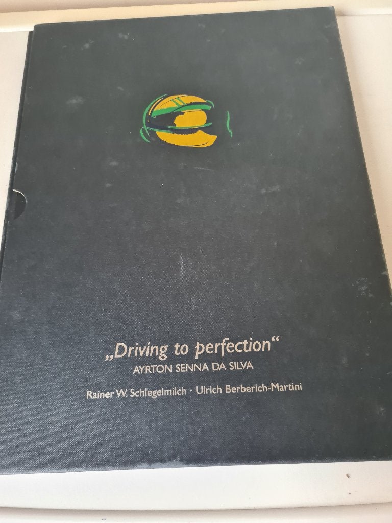 TE KOOP BOEK OVER ARYTON SENNA DRIVING TO PERFECTION, Ophalen of Verzenden, Nieuw