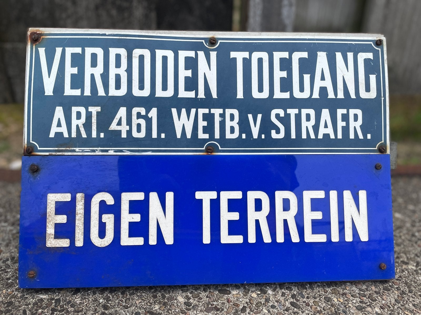 COMPLEET BORD ‘VERBODEN TOEGANG / EIGEN TERREIN’, Ophalen, Zo goed als nieuw