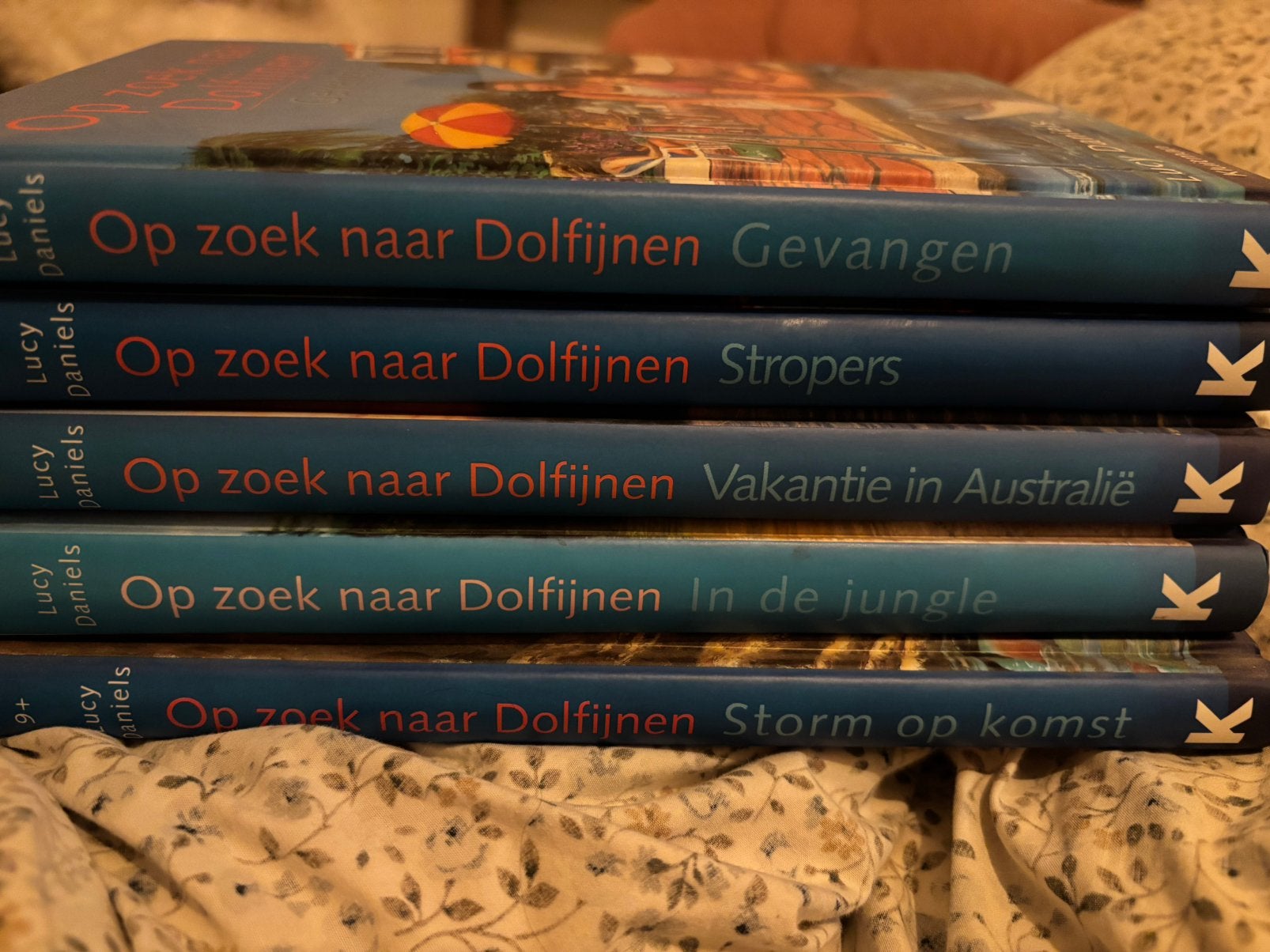 5 boeken van reeks “op zoek naar dolfijnen”, Boeken, Ophalen, Zo goed als nieuw, Fictie algemeen