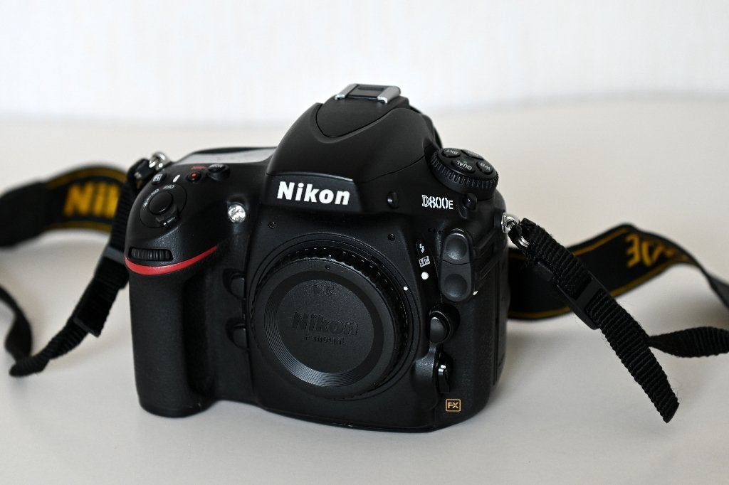 Nikon 800 E     incl  grip, Spiegelreflex, 36 megapixels, Ophalen of Verzenden, Zo goed als nieuw