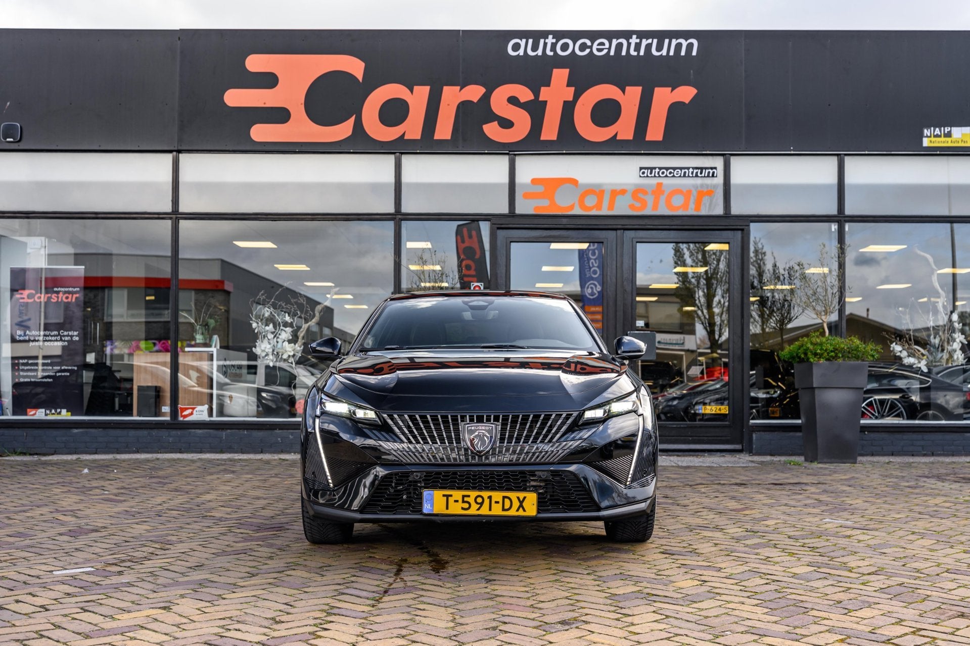 Peugeot 408 1.6 HYbrid GT 180 EAT8|Car-Play|Camera|191 PK, Gebruikt, 4 cilinders, 150 pk, Zwart