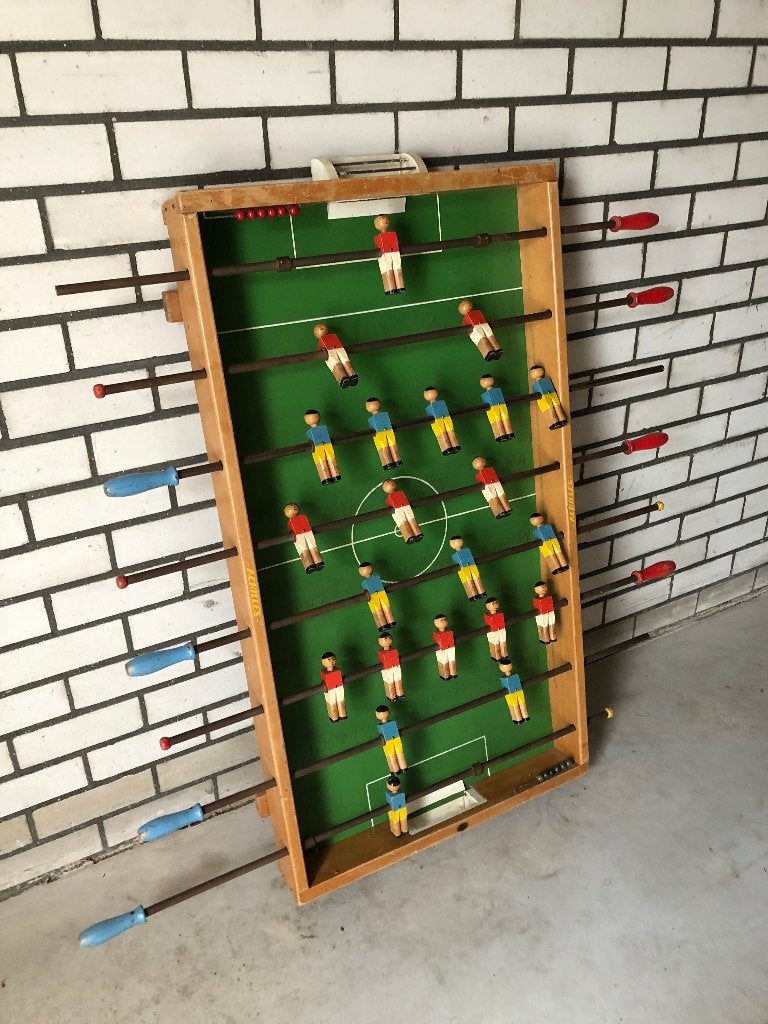 Homas voetbalspel jaren 50. Model 6 Achilles. 115 x 65 cm, Ophalen
