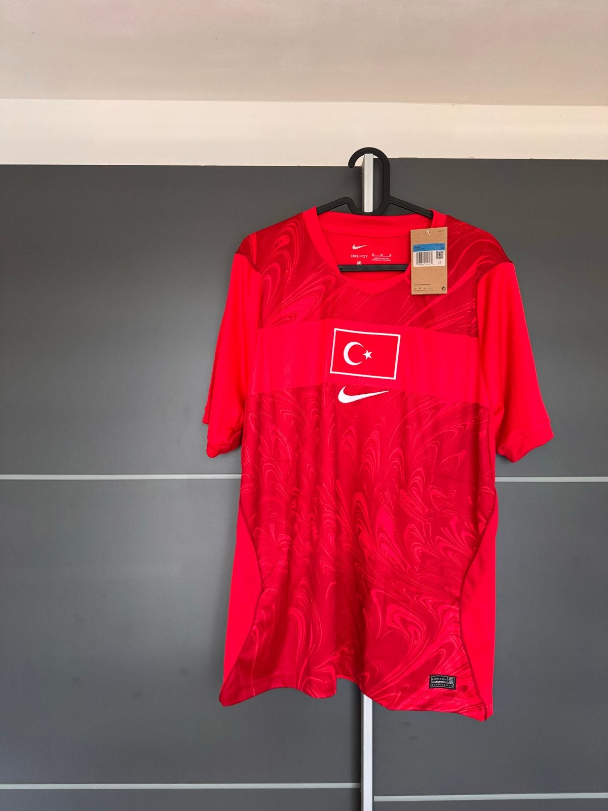 Nike Turkije Thuisshirt Maat L - Nieuw met kaartjes, Kleding | Heren, Verzenden, Nieuw, Maat 52/54 (L), Rood