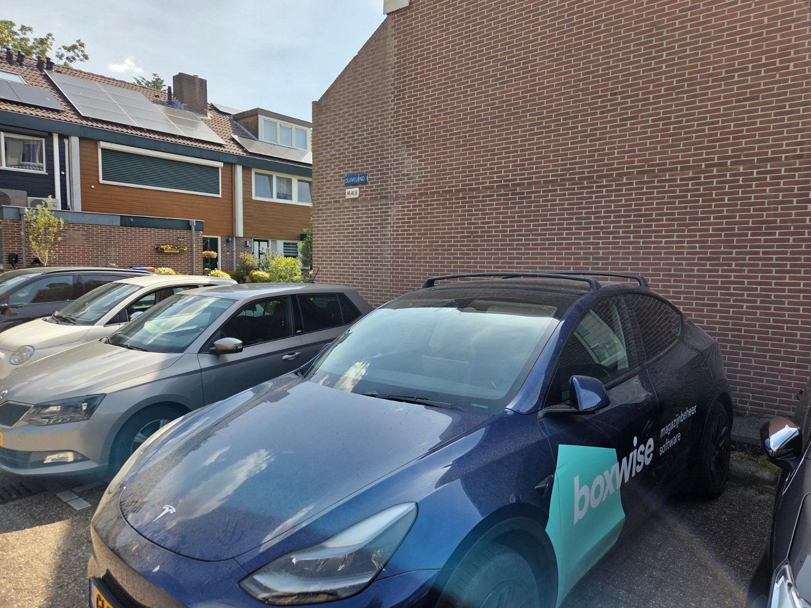 Te huur: Set dakkoffer en dakdragers voor Tesla Model Y, Auto diversen, Ophalen, Zo goed als nieuw