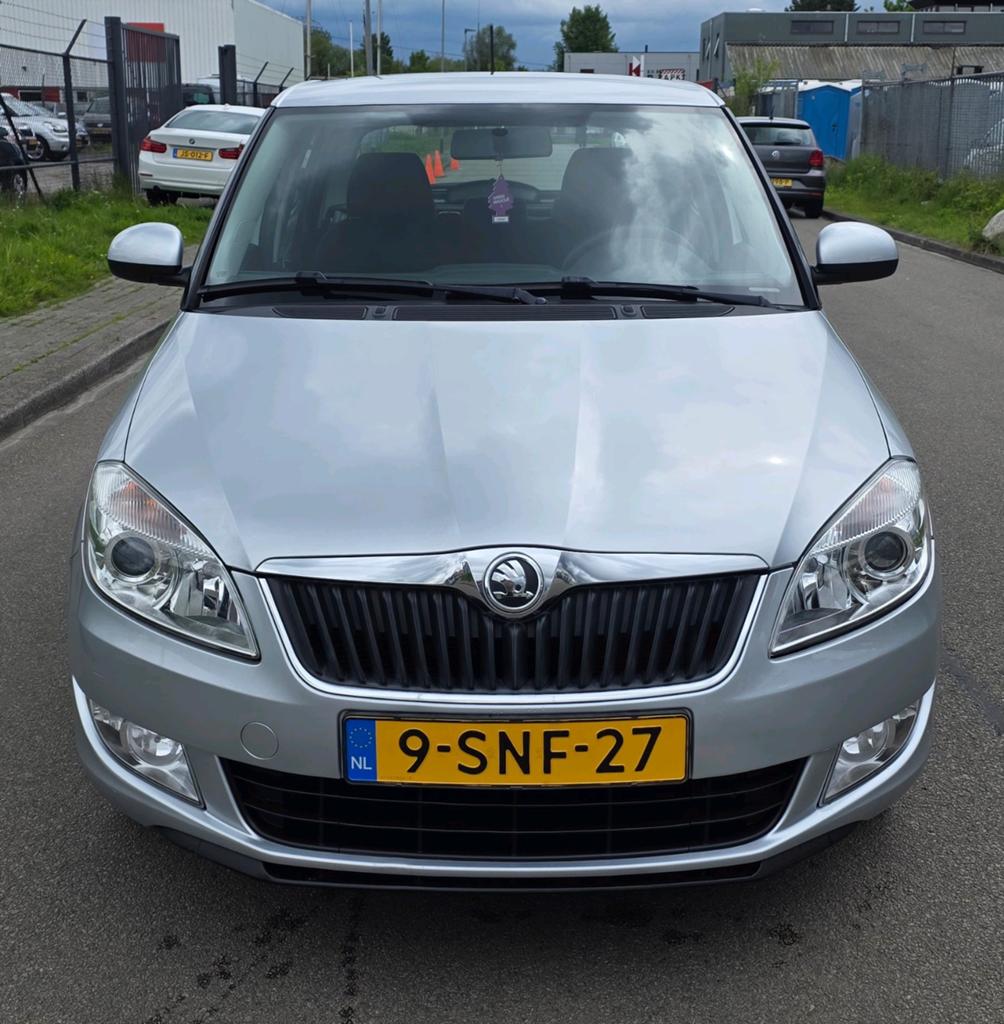 Skoda Fabia 1.2 TSI 63KW 2013 Grijs, Auto's, Voorwielaandrijving, 40 €/maand, 4 cilinders, Bedrijf