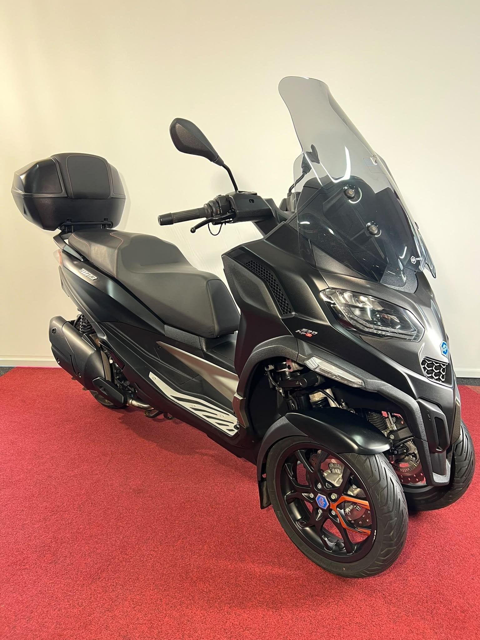 Piaggio MP3 530 HPE Exclusive, Bedrijf, Handvatverwarming, 12 t/m 35 kW, Scooter