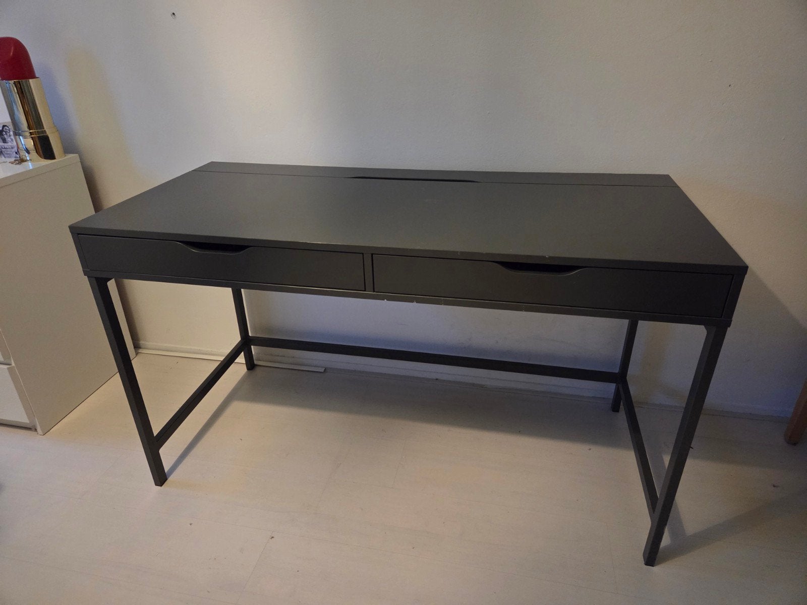 IKEA ALEX Bureau met 2 lades, antracietgrijs, 132x58 cm, Ophalen, Zwart, Gebruikt, Spaanplaat of MDF