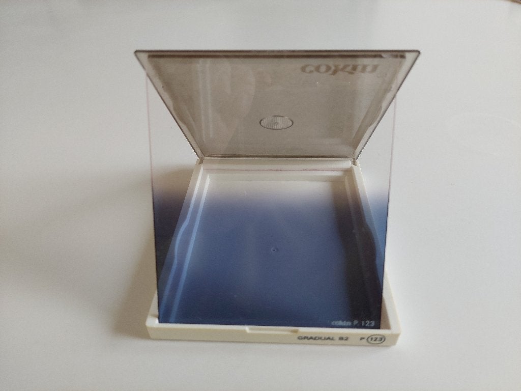 568 - Cokin P123 - Gradual Blue / Blauw B2, Ophalen of Verzenden, Zo goed als nieuw, 80 mm of meer, Inclusief opbergcase