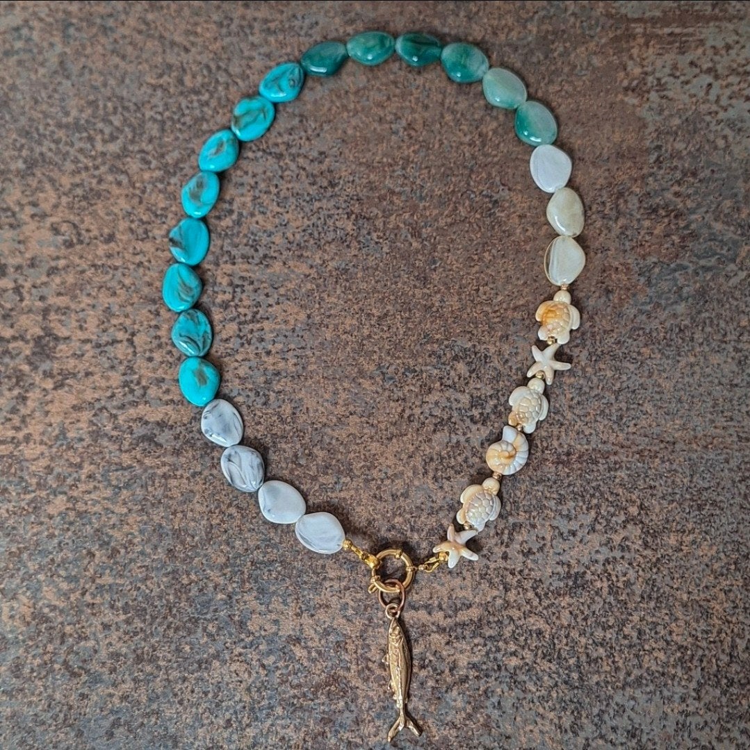 Unieke ketting met zee-thema en vis hanger, Overige kleuren, Ophalen of Verzenden, Zo goed als nieuw, Overige materialen
