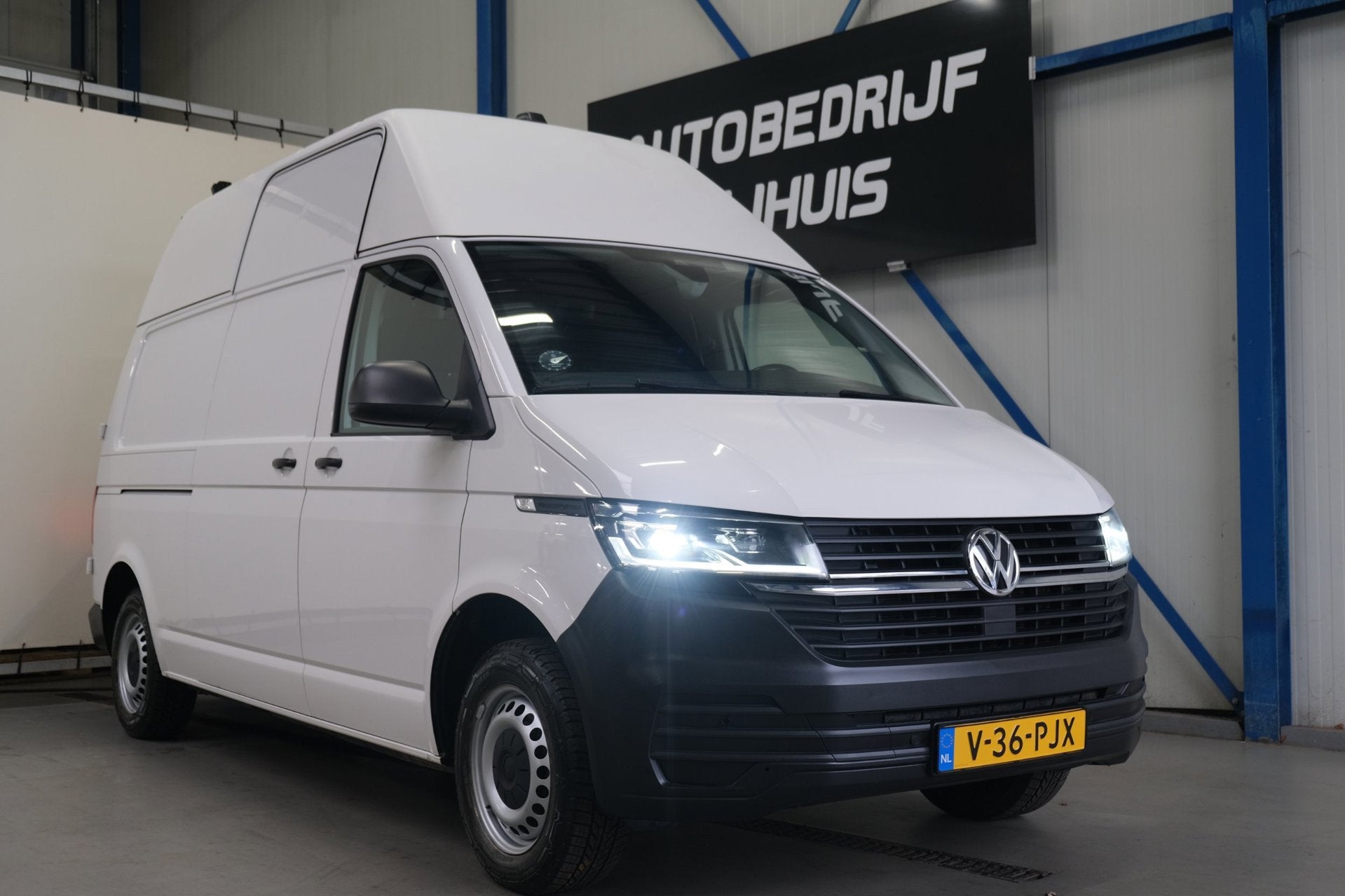 Volkswagen Transporter 2.0 TDI L2H2 30 - Airco, Cruise, PDC,, Auto's, Voorwielaandrijving, Dealer onderhouden, 4 cilinders, 150 pk