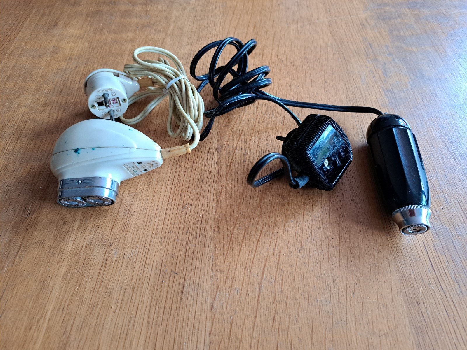 2 Oude Philips scheerapparaten, Ophalen of Verzenden, Persoonlijke verzorging