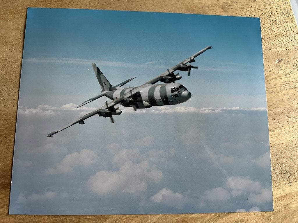 Originele KLu C-130 Hercules  1995 (herculesramp 1996), Ophalen of Verzenden, Zo goed als nieuw, Kaart, Foto of Prent
