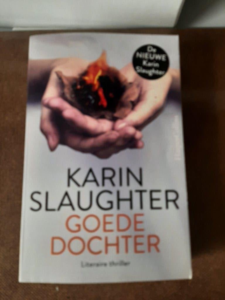 Karin Slaughter - Goede dochter, Ophalen of Verzenden, Zo goed als nieuw, Karin Slaughter, Amerika