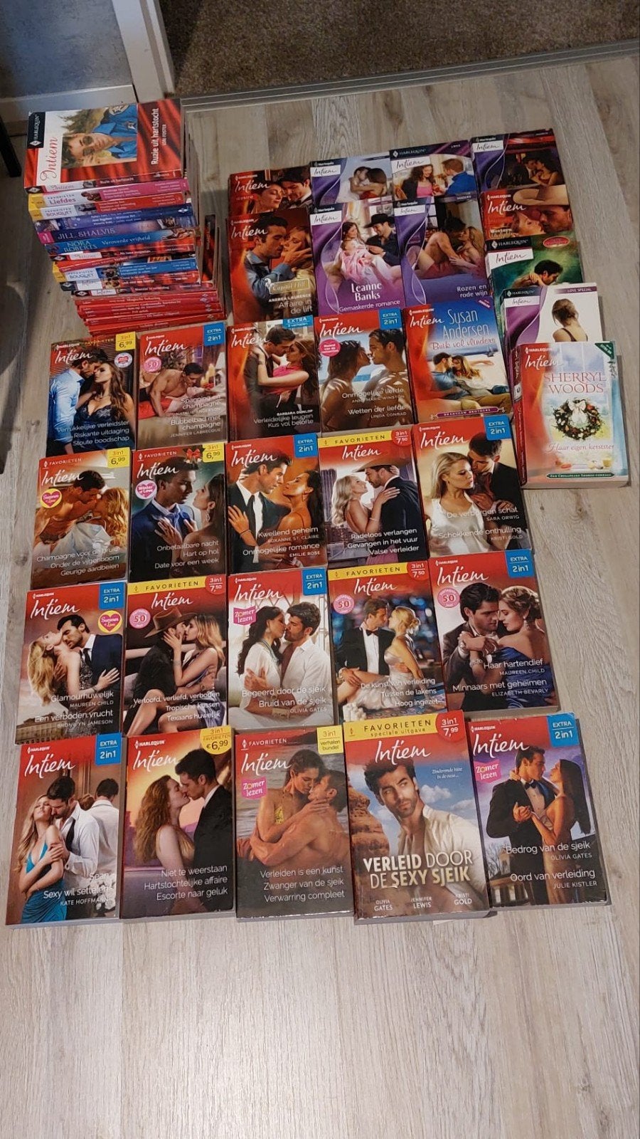 Grote collectie Intiem en Favorieten romans (50 stuks), Boeken, Ophalen, Gelezen, Diverse auteurs, Nederland