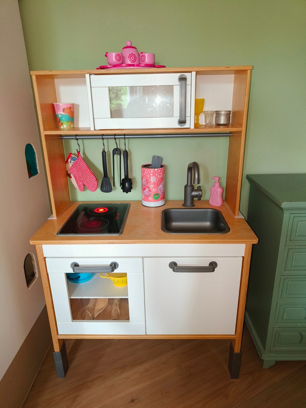 Ikea Speelgoedkeukentje met Accessoires en Eten, Kinderen en Baby's, Ophalen, Gebruikt, Jongen of Meisje