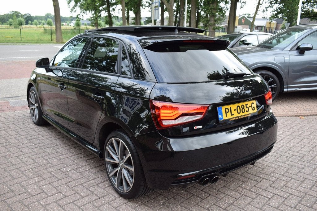 Audi A1 Sportback 1.8 TFSI Sport Pro Line S AUTOM/PANO DAK/1, Auto's, Audi, Bi-Xenon koplampen, 4 stoelen, Leder en Stof, Zwart