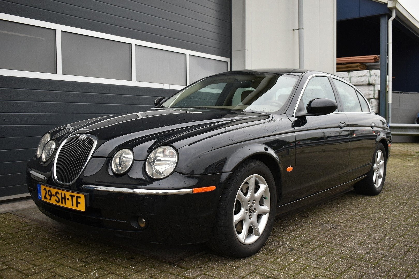 Jaguar S-type 2.7D V6 iDition Automaat lage km.stand lees te, Auto's, Achterwielaandrijving, Gebruikt, 197 €/maand, 1850 kg