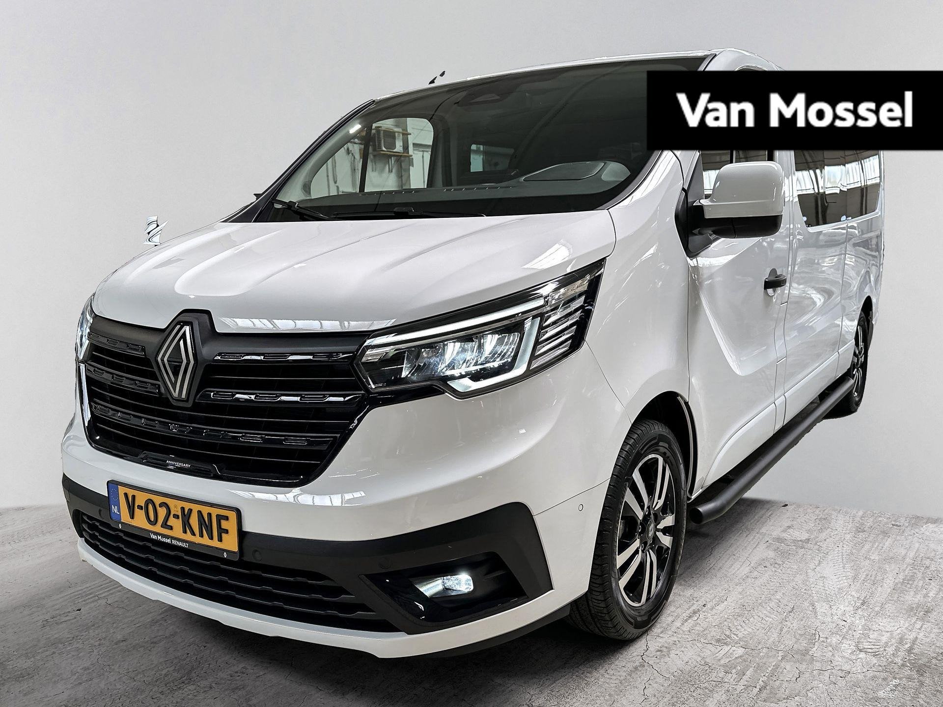 Renault Trafic 2.0 Blue dCi 170 T30 L2H1 Extra Annivesary Ed, Stof, Euro 6, 4 cilinders, Renault