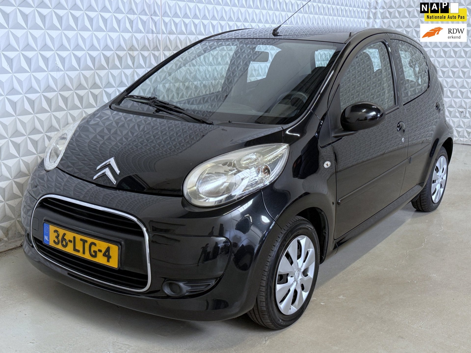 Citroen C1 1.0-12V Ambiance in keurig nette staat! 156.000km, Voorwielaandrijving, Gebruikt, 4 stoelen, C1
