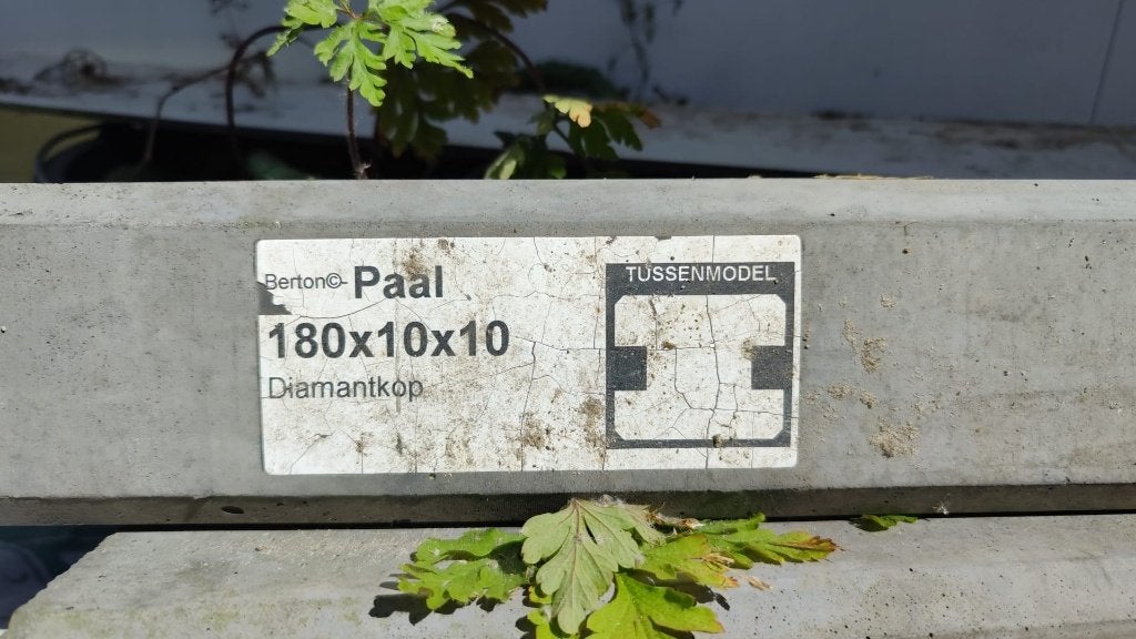 berton paal 180x10x10 diamantkop, Tuin en Terras, Schuttingen, Ophalen, Overige materialen, 1 tot 2 meter, Minder dan 3 meter