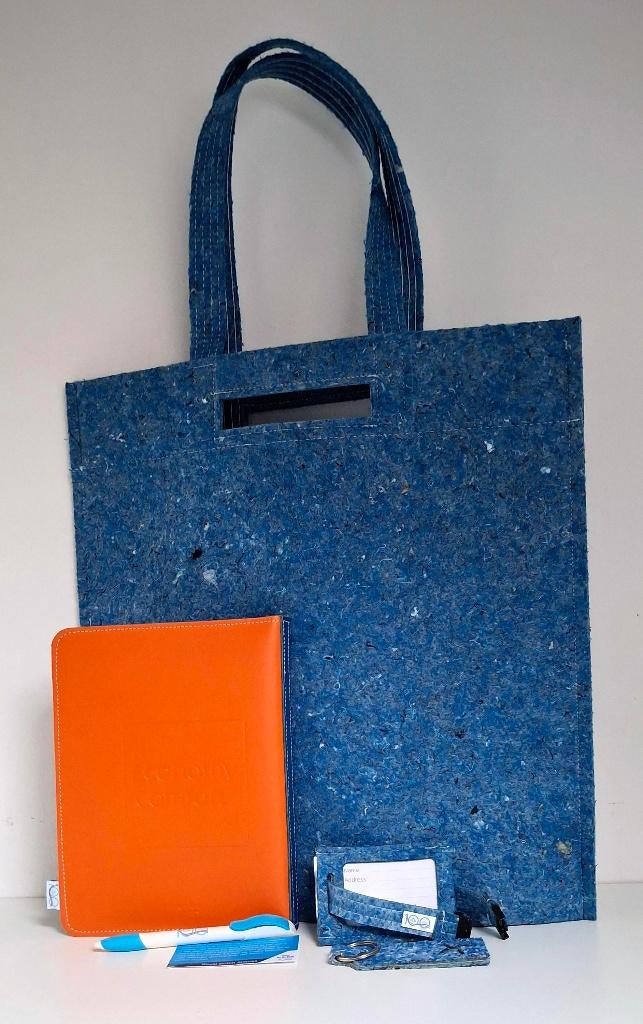 KLM NIEUWE SCHOUDETAS INCL. NOTE BOOK VAN €54,94 VOOR €24,99, Ophalen of Verzenden, Nieuw, Overige typen