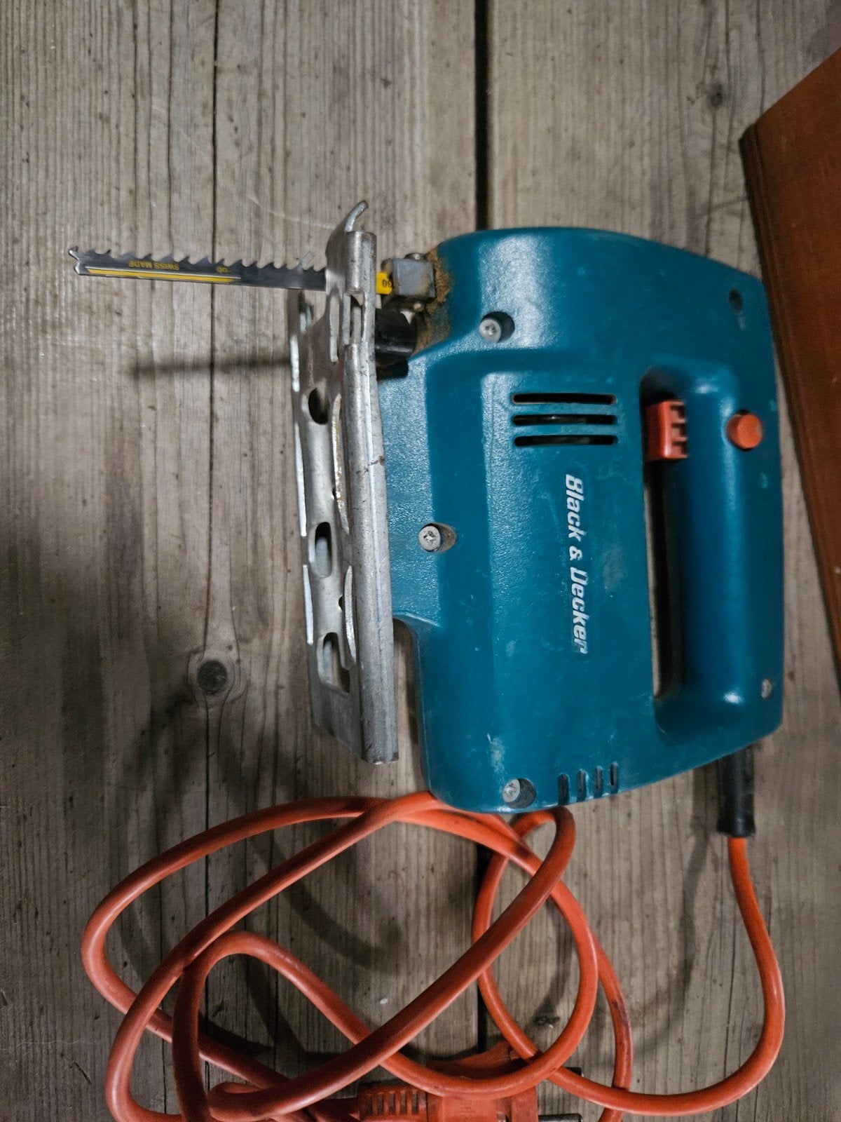 Black & Decker Decoupeerzaag met kist en zaagjes, Doe-het-zelf en Verbouw, Gebruikt, Decoupeerzaag, Ophalen of Verzenden, Black & Decker