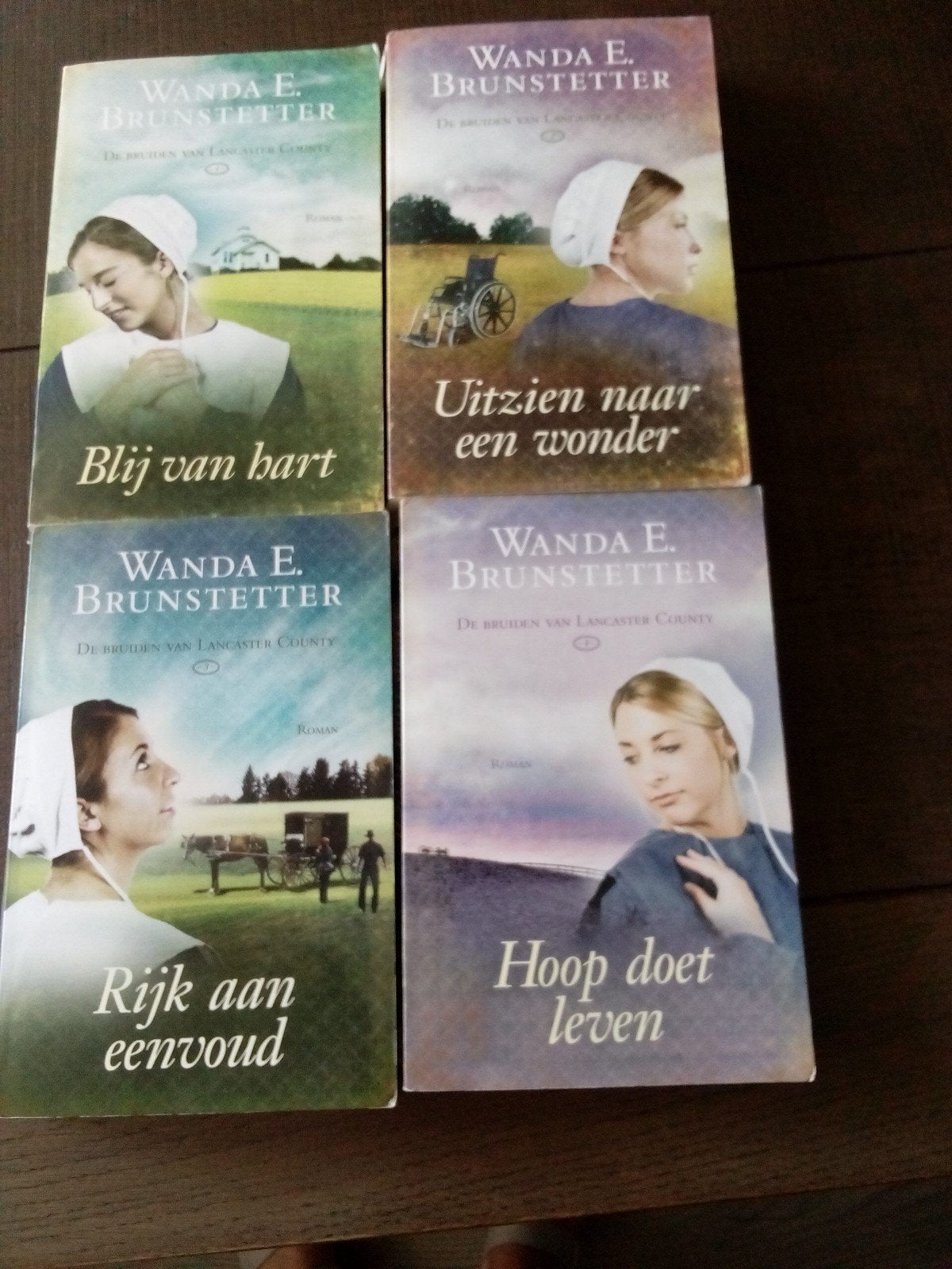 4 boeken uit de Amish serie: De Bruiden van Lancaster County, Ophalen