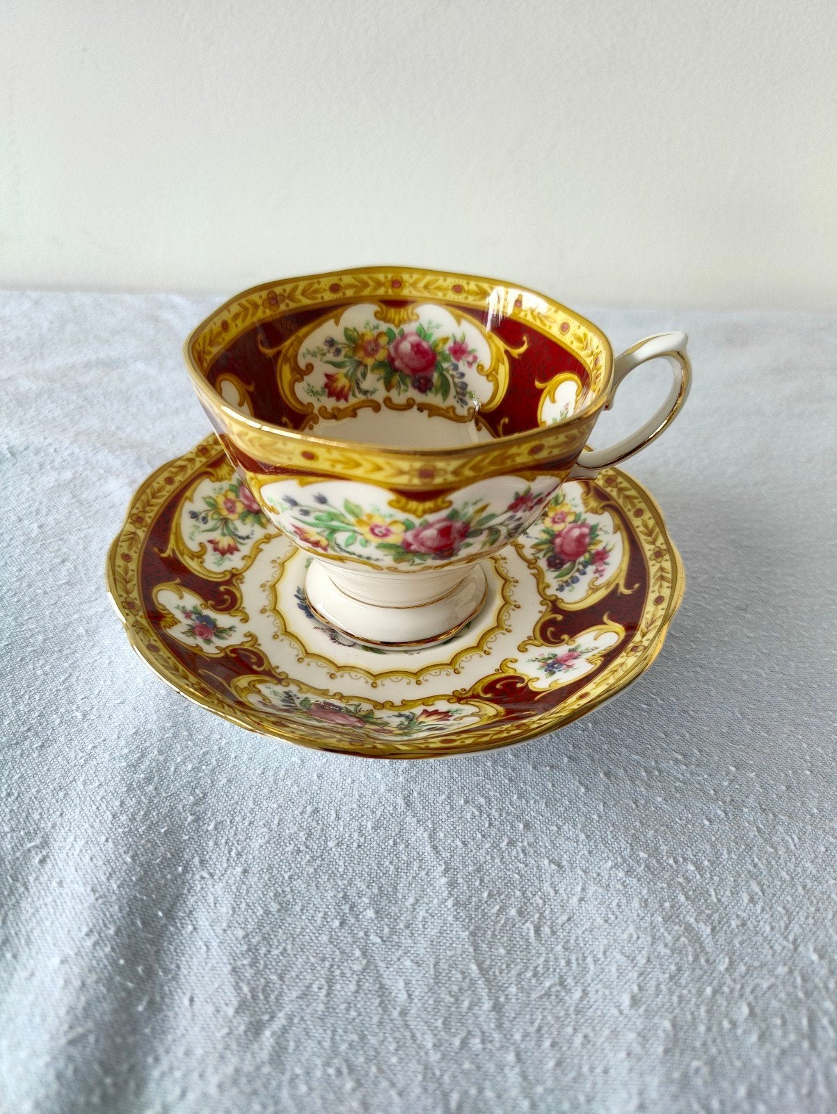 Royal Albert Lady Hamilton theekop en schotel, Ophalen of Verzenden
