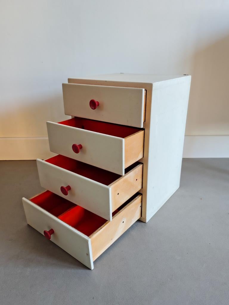 Vintage ladekastje met 4 laden en rode knoppen, Ophalen, Minder dan 50 cm, Gebruikt, Modern, Speels