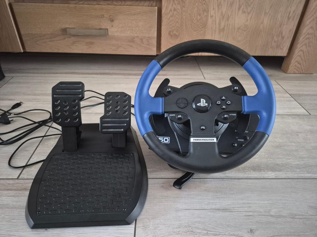 Thrustmaster T150 racestuur met pedalen voor PlayStation, Spelcomputers en Games, Spelcomputers | Sony PlayStation Consoles | Accessoires