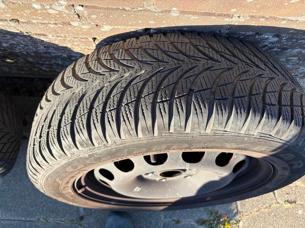 Winterbanden op stalen velgen voor VW Golf 5,6,7 audi a3 e.d, Auto-onderdelen, Gebruikt, 16 inch, Banden en Velgen, Personenwagen