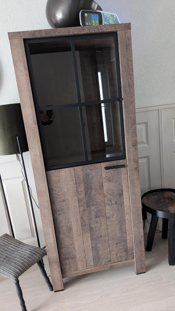Mooie vitrinekast van Profijt Meubelen - 2 jaar oud, Zo goed als nieuw, 150 tot 200 cm, 25 tot 50 cm, Glas