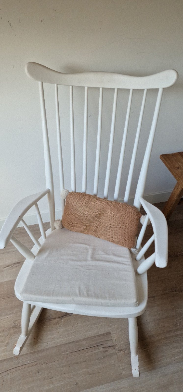 Houten schommelstoel wit met kussen, Ophalen, Gebruikt, Stoel(en)