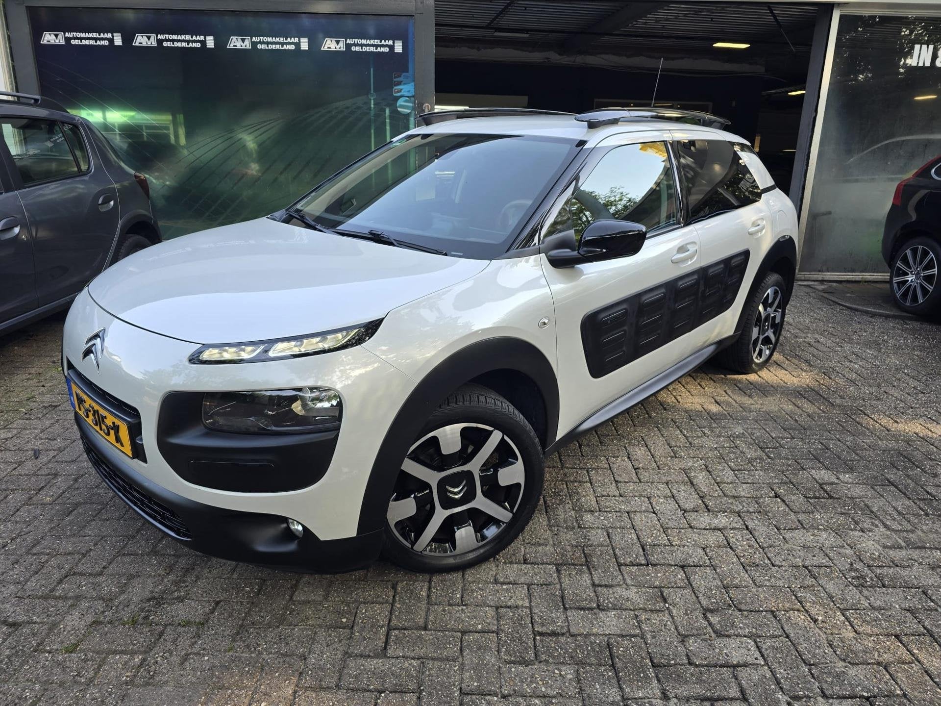 Citroen C4 Cactus 1.2 110 PK Shine | 2E EIGENAAR |3/6 OF 12M, Auto's, Voorwielaandrijving, Stof, Euro 6, 1199 cc