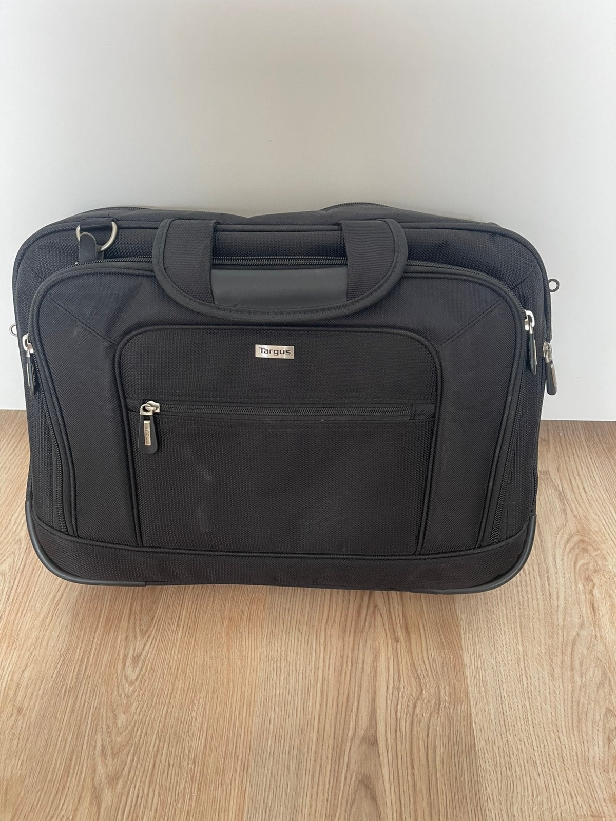 Nieuwe laptop tas Targus, Computers en Software, Laptoptassen, Ophalen of Verzenden, 15 inch, Zo goed als nieuw