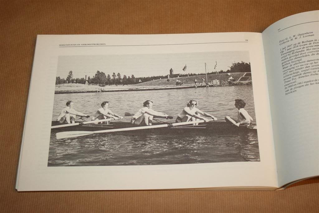 Spelevaart en watersport in Dordt., Ophalen of Verzenden, Gelezen