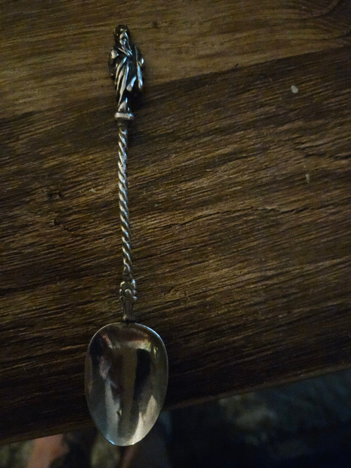 Antieke zilveren lepel met gedraaide steel en figuur, Ophalen of Verzenden