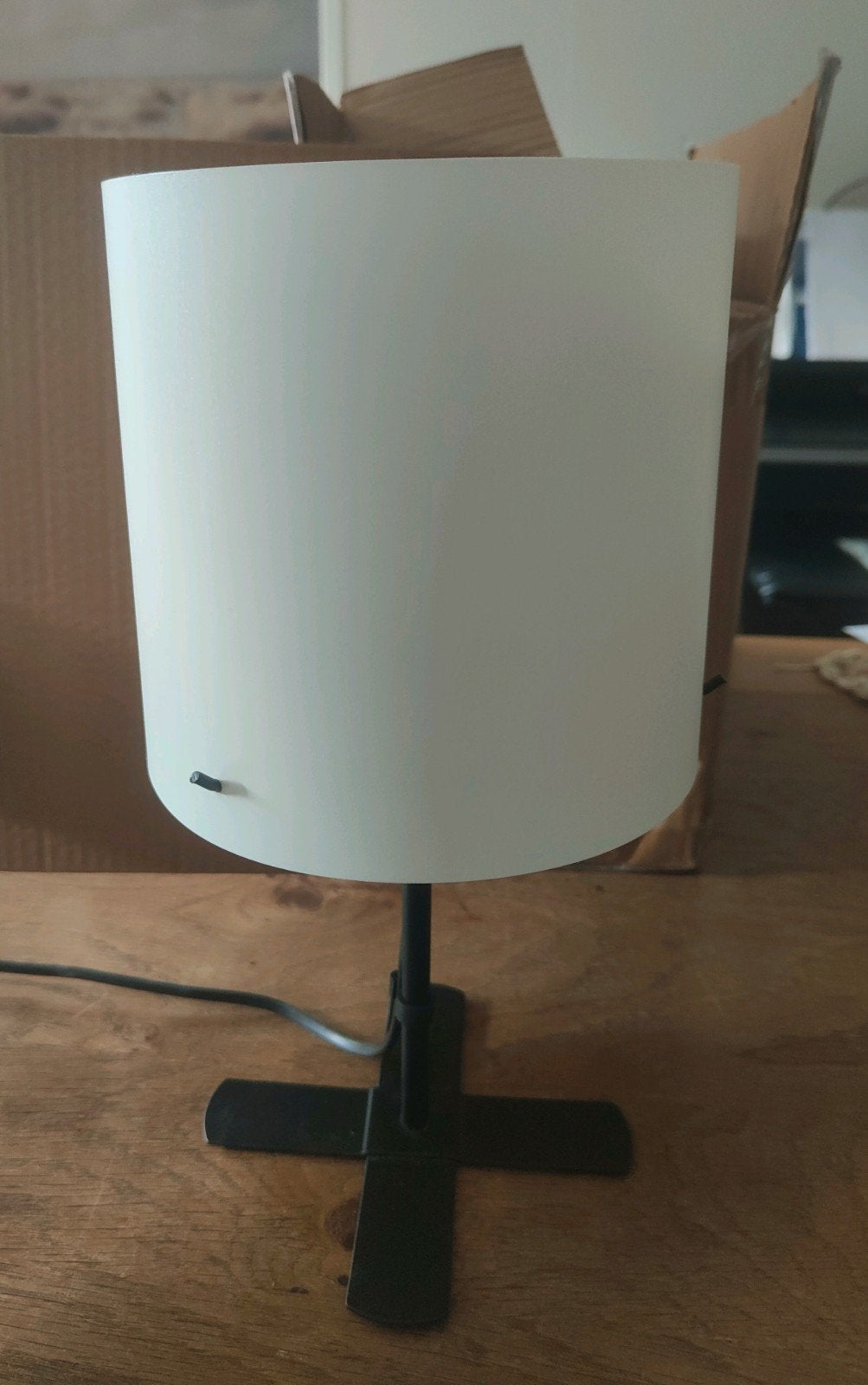 IKEA tafellamp met witte kap, Huis en Inrichting, Gebruikt, Met schakelaar, Wit, Ophalen of Verzenden