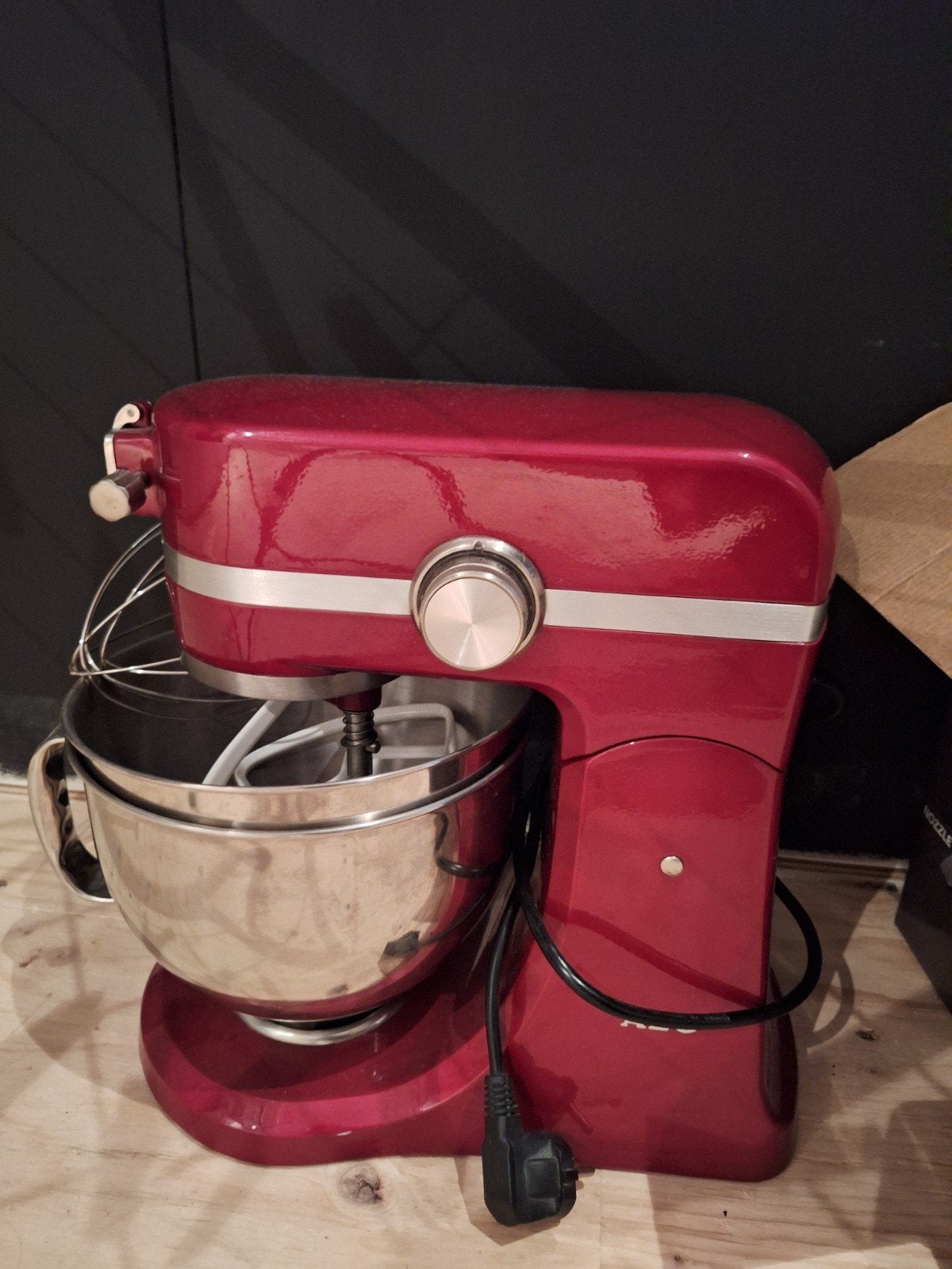 Rode Keukenmachine met Roestvrijstalen Kom, Ophalen, Zo goed als nieuw, Vaatwasserbestendig, 3 snelheden of meer