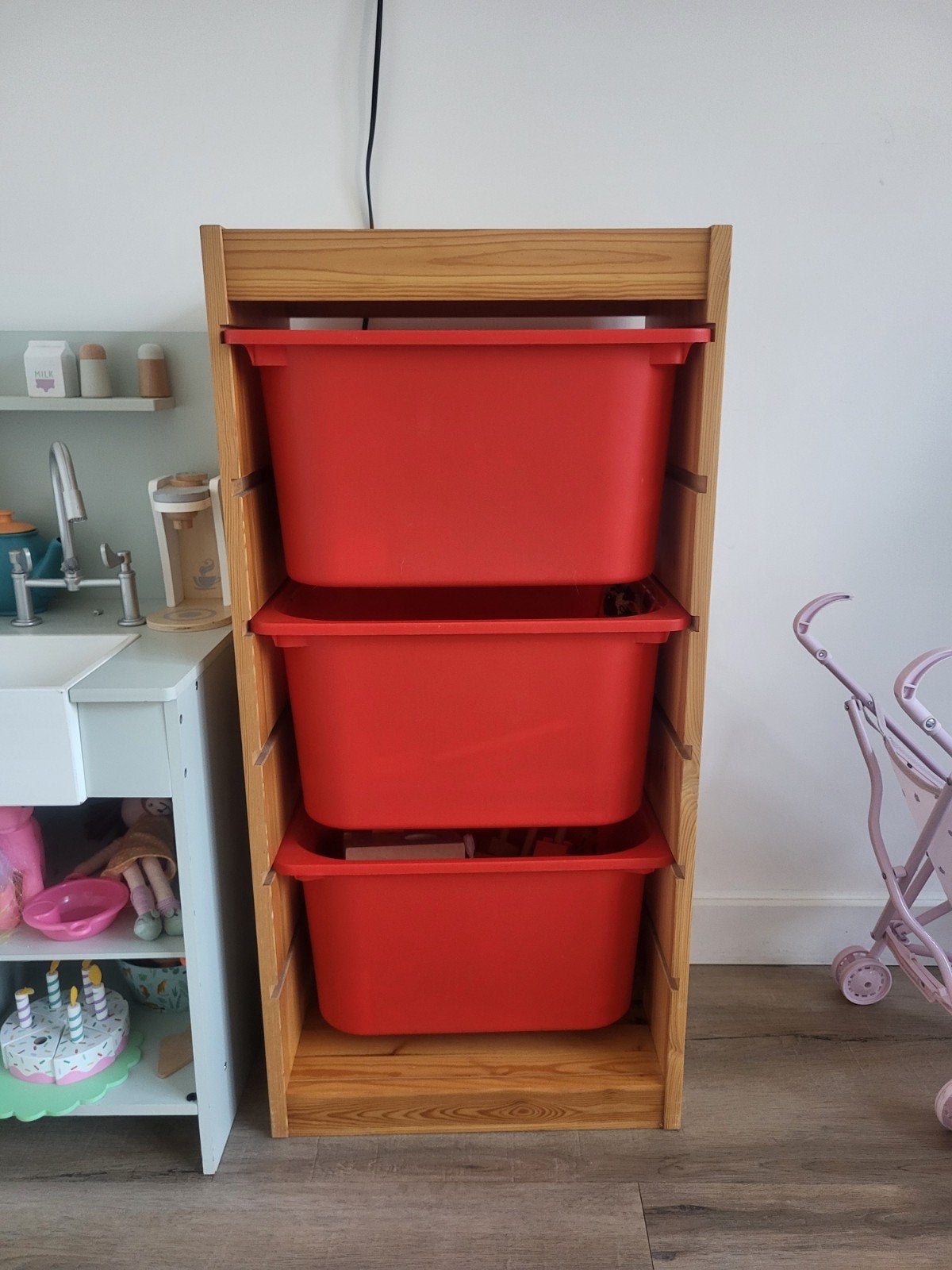 Houten opbergkast met 3 rode bakken, Ophalen, Gebruikt, Minder dan 50 cm, 90 tot 105 cm