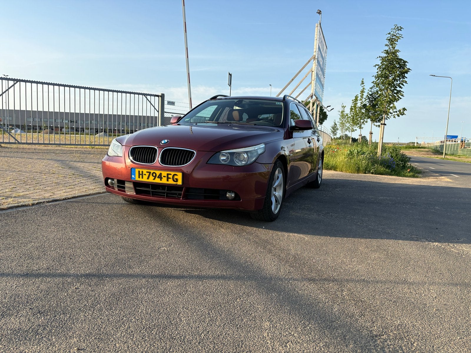 BMW 5-Serie 2.5 I 525 Touring AUT 2005 Rood, Auto's, BMW, Automaat, Achterwielaandrijving, Beige, 2497 cc