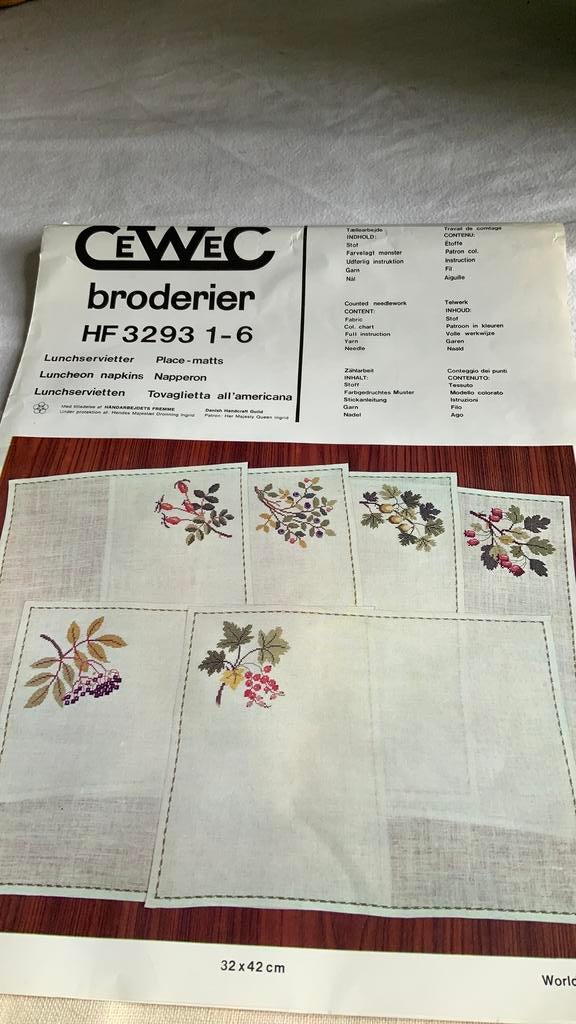 Vintage Cewec/Denmark borduurpakket voor 6 placemats, Ophalen of Verzenden, Nieuw, Handborduren, Borduurpakket