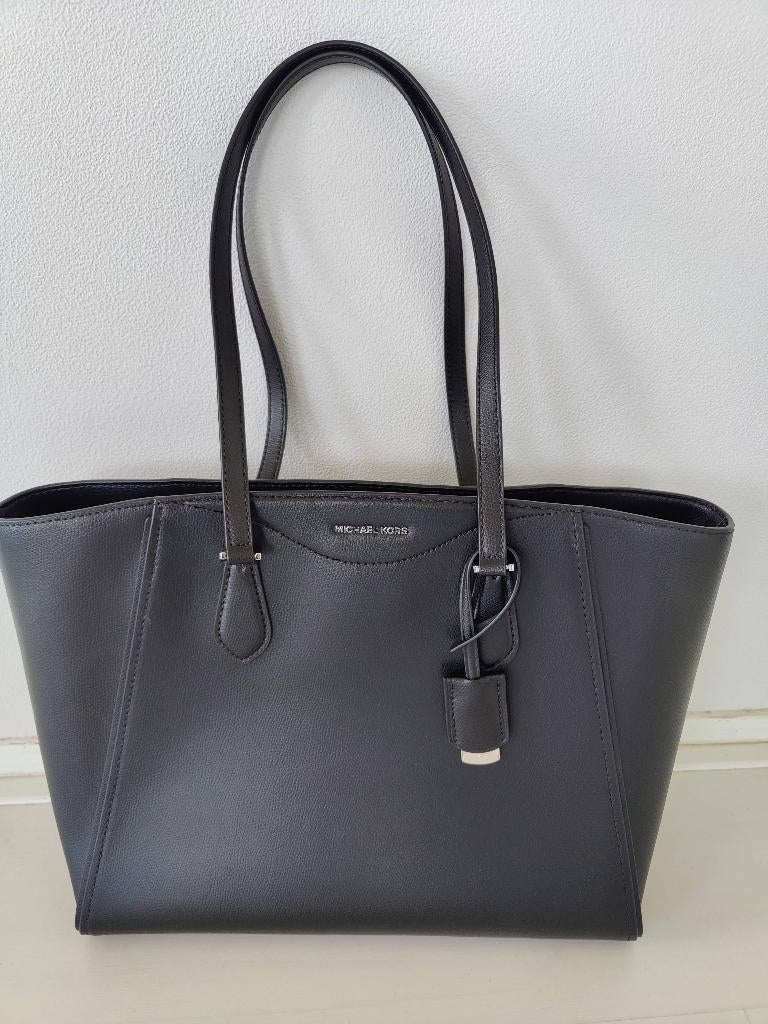 Michael Kors large bag, Ophalen of Verzenden, Zo goed als nieuw, Zwart, Schoudertasje